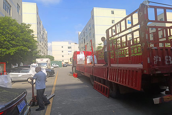  一飞冲天300倍游戏科技-美东汇成医疗自动化装备今日交付