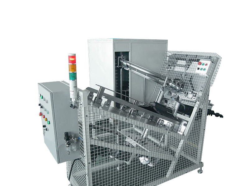 衣架自动插钩机是衣架制造自动化历程中的一项主要立异